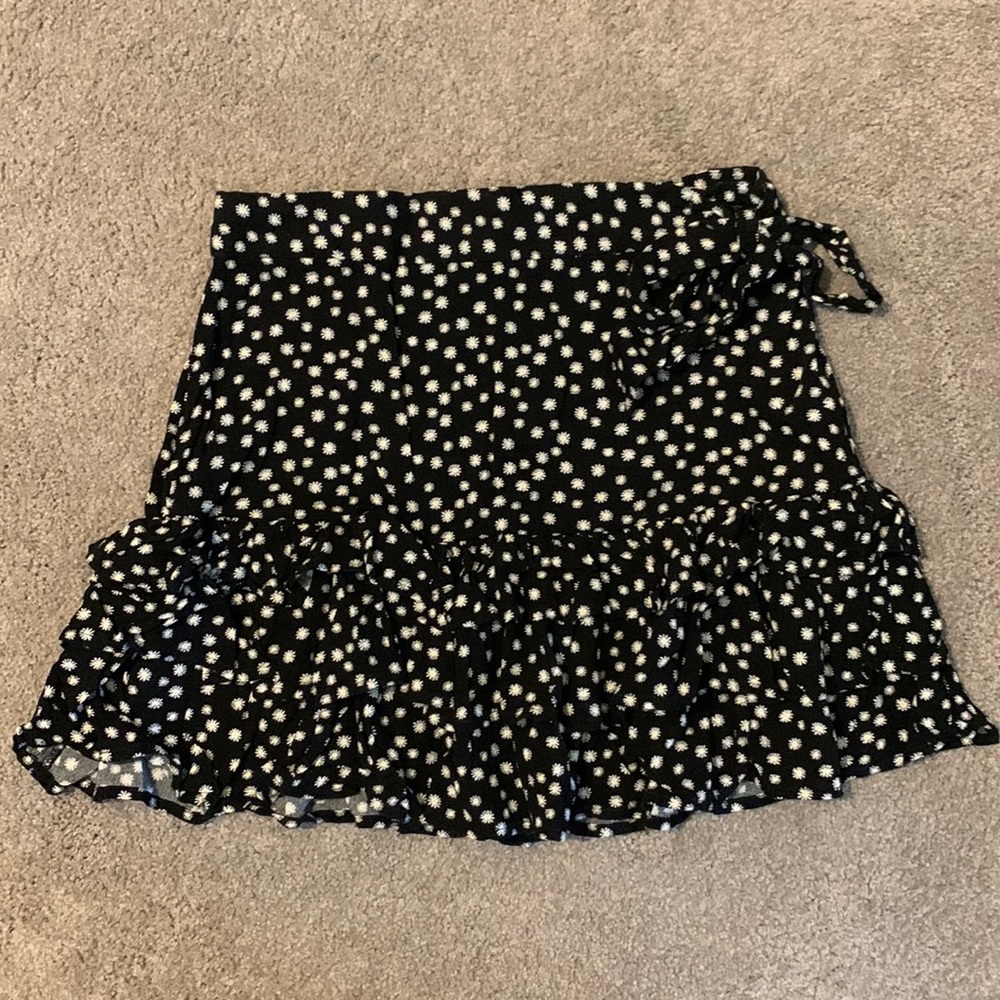 Forever 21 black flower skirt